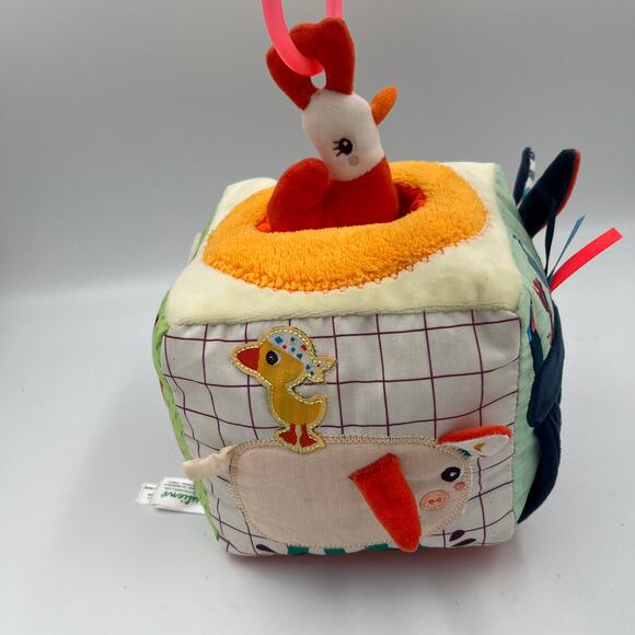 Lilliputiens Farm Activity Sound Cube Plush Toy - Picture 2 of 8